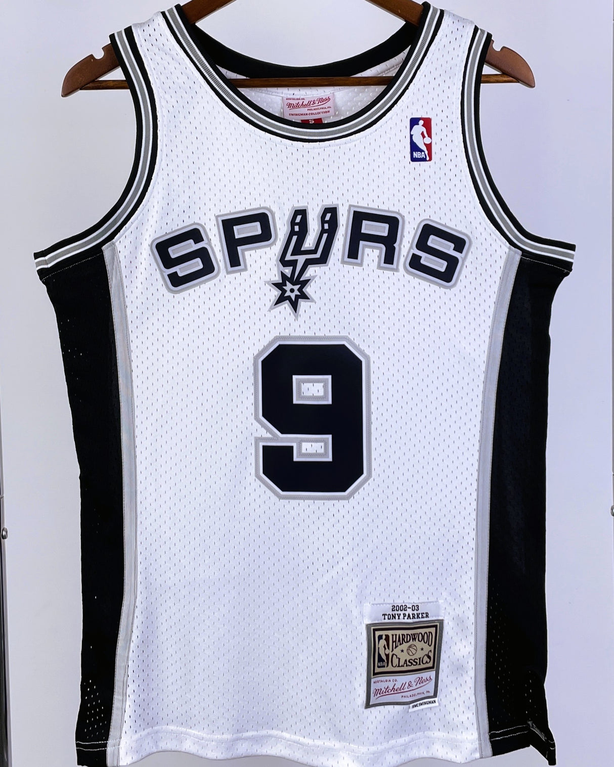 PARKER TONY (SAS)