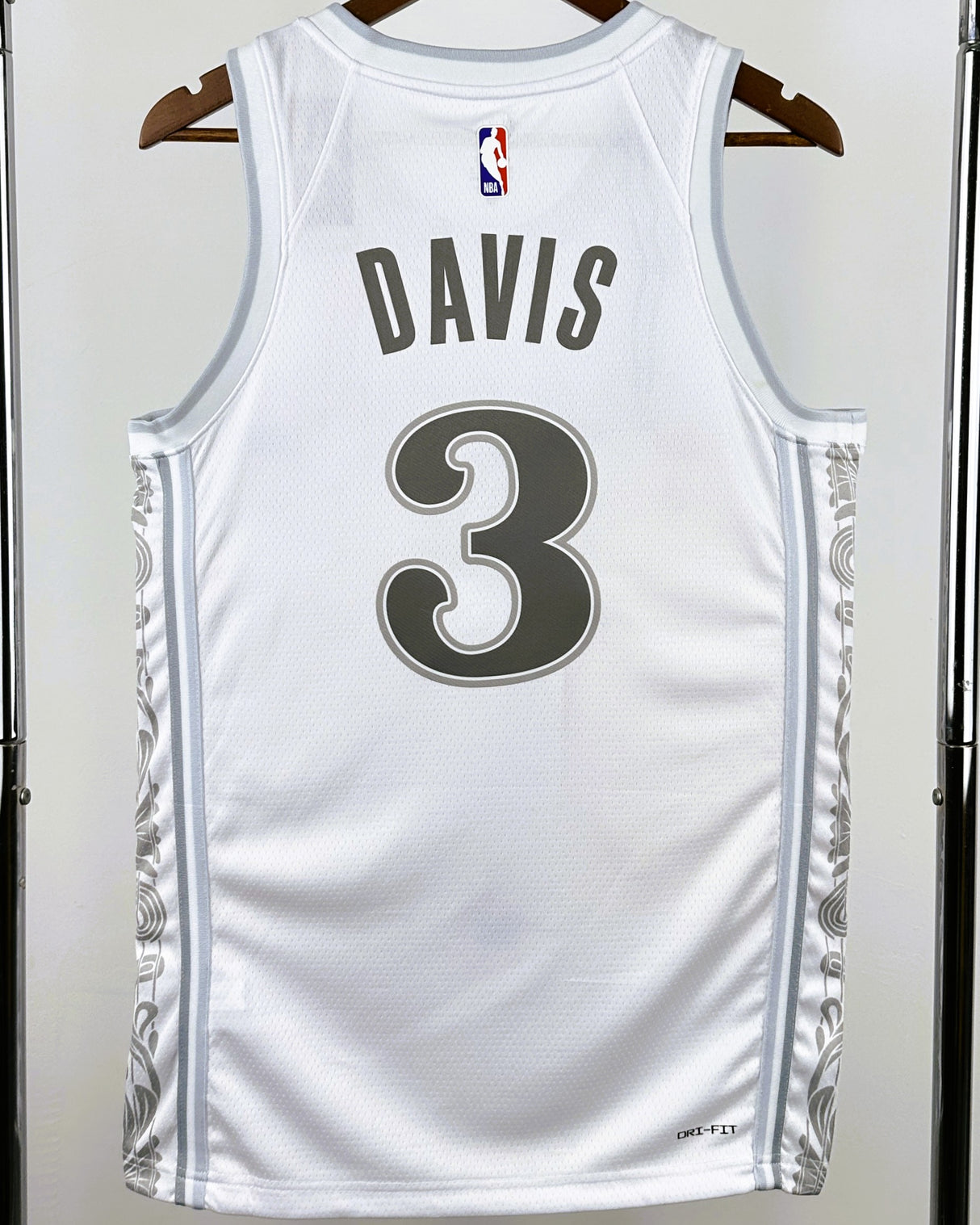 DAVIS ANTHONY (DAL)
