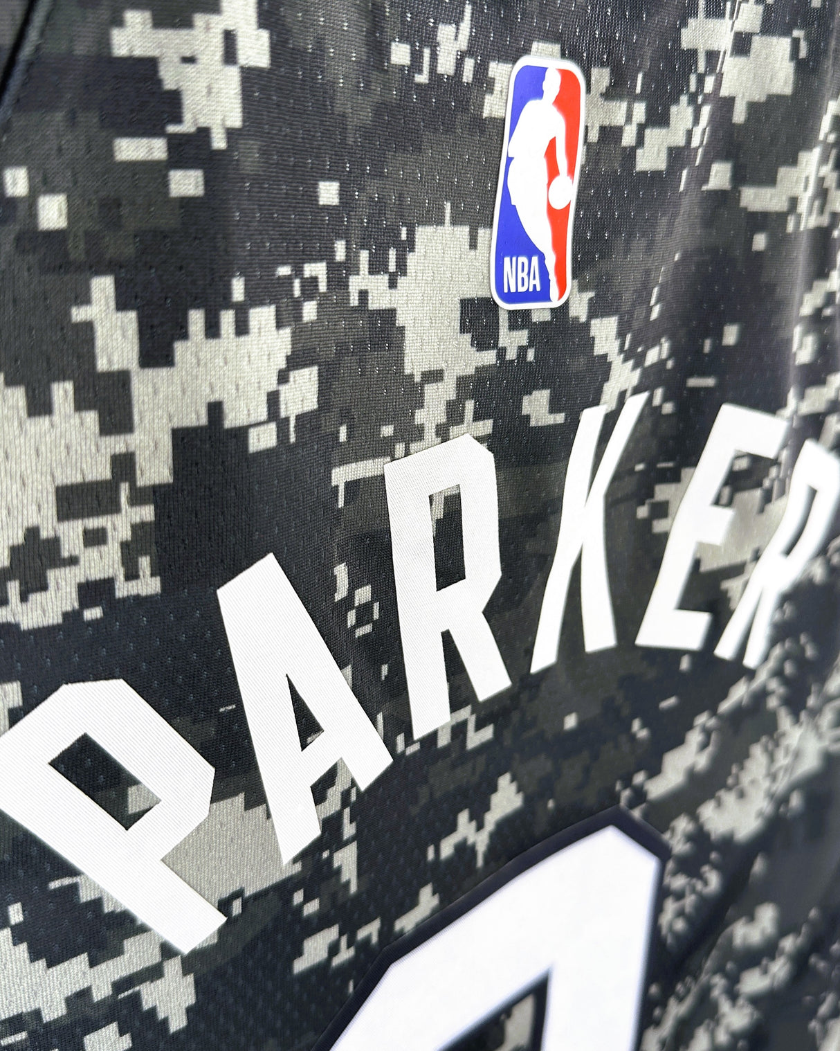 PARKER TONY (SAS)