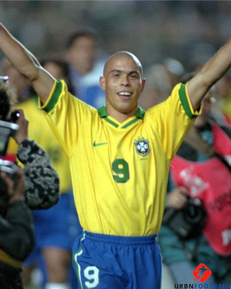 RONALDO 1996-97 (Bra)